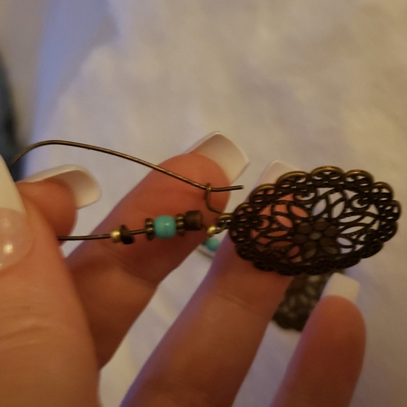 Pair of earrings - Picture 2 of 4